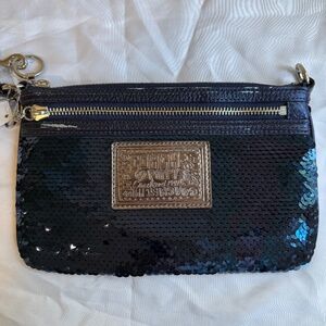 NWT Coach Poppy Navy Sequin Large Wristlet